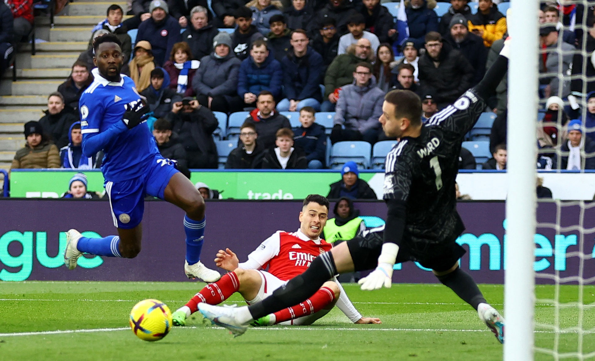 仅弥补了球 仅弥补了球